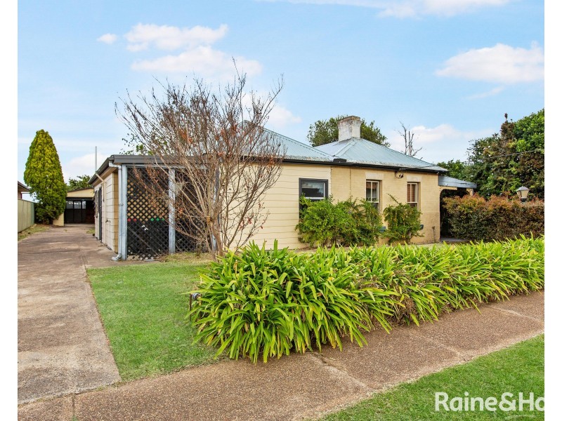 71 Thompson Street, East Maitland NSW 2323