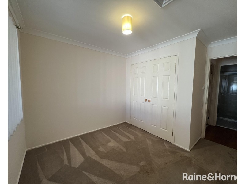 6 Hoya Close, Cameron Park NSW 2285
