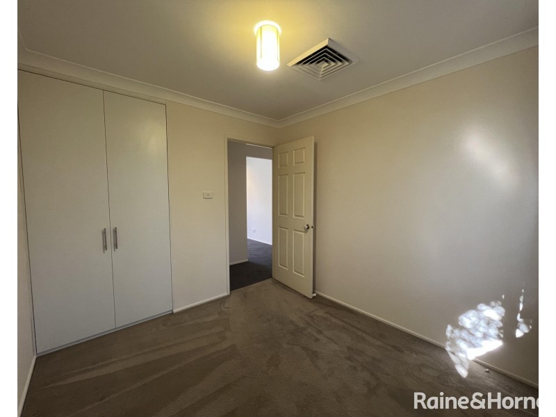 6 Hoya Close, Cameron Park NSW 2285