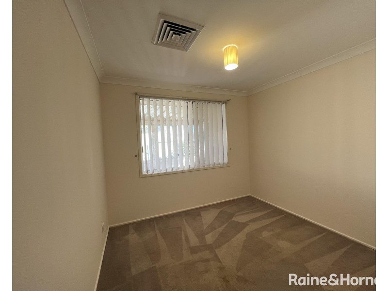 6 Hoya Close, Cameron Park NSW 2285