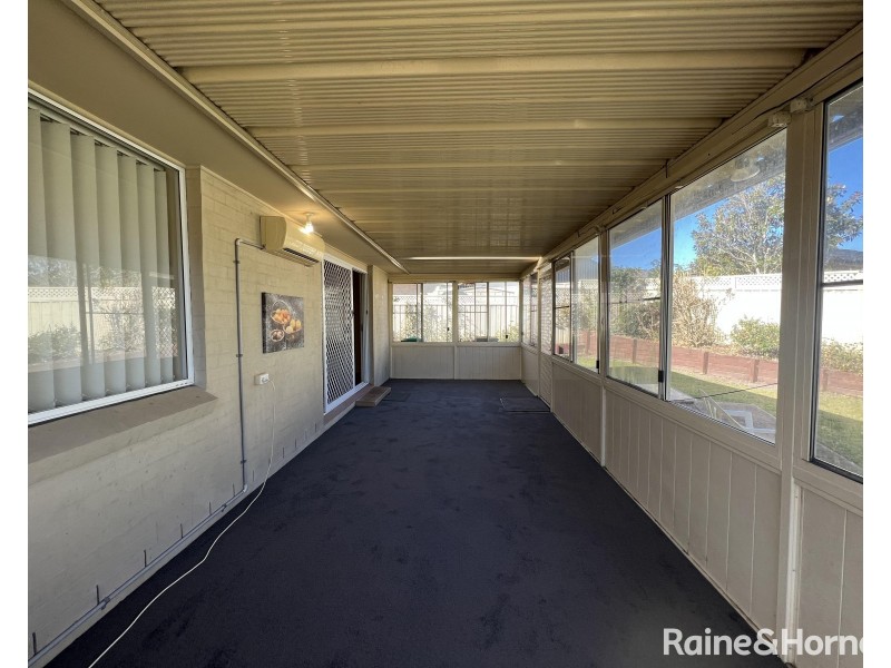 6 Hoya Close, Cameron Park NSW 2285