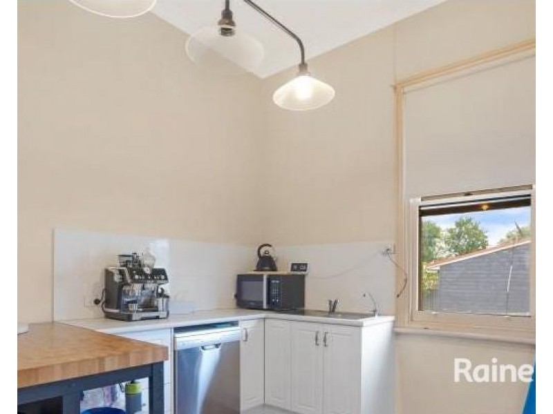 19 Raymond Terrace Road, East Maitland NSW 2323