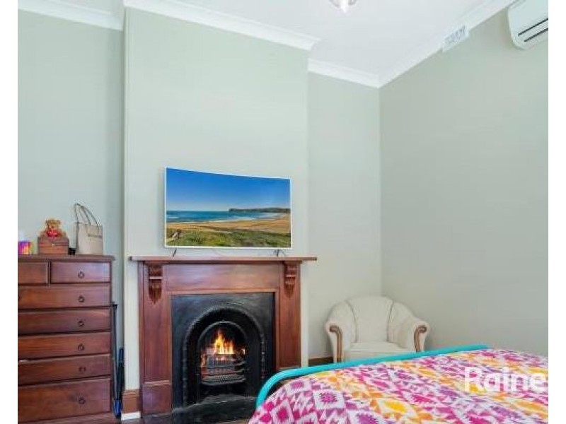 19 Raymond Terrace Road, East Maitland NSW 2323