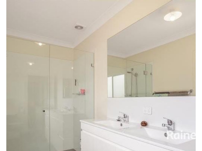 19 Raymond Terrace Road, East Maitland NSW 2323