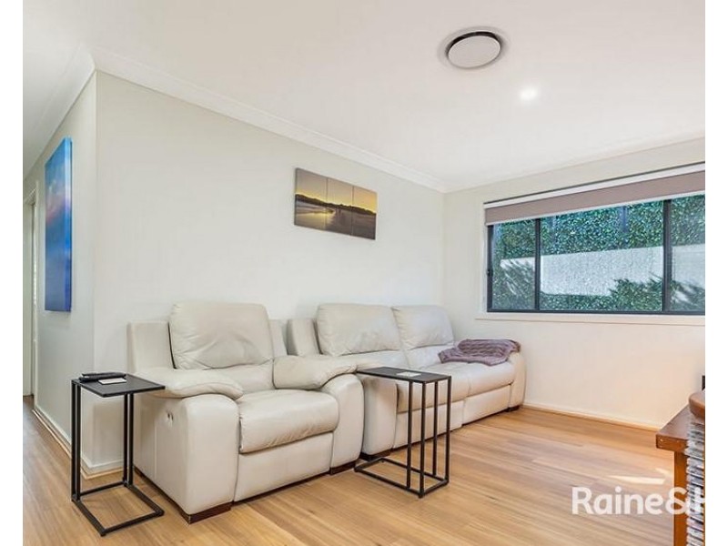 19 Armour Drive, Cameron Park NSW 2285