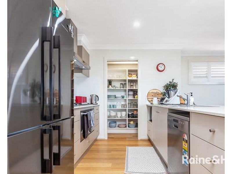 19 Armour Drive, Cameron Park NSW 2285