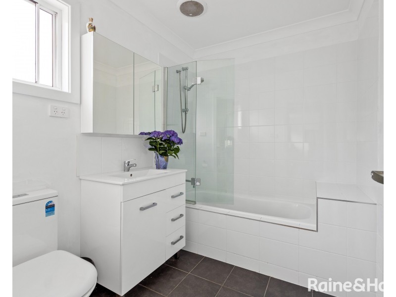 8 Yanco Street, Tingira Heights NSW 2290