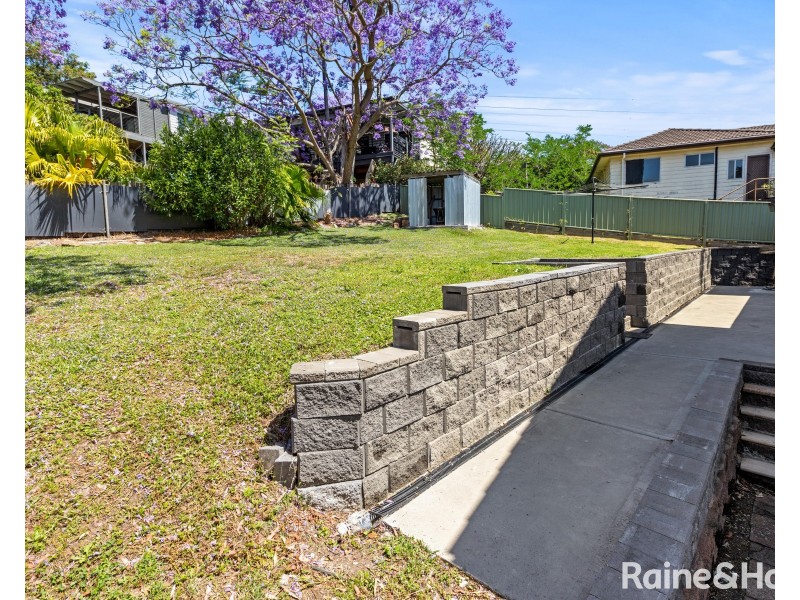 24 Delasala Drive, Macquarie Hills NSW 2285