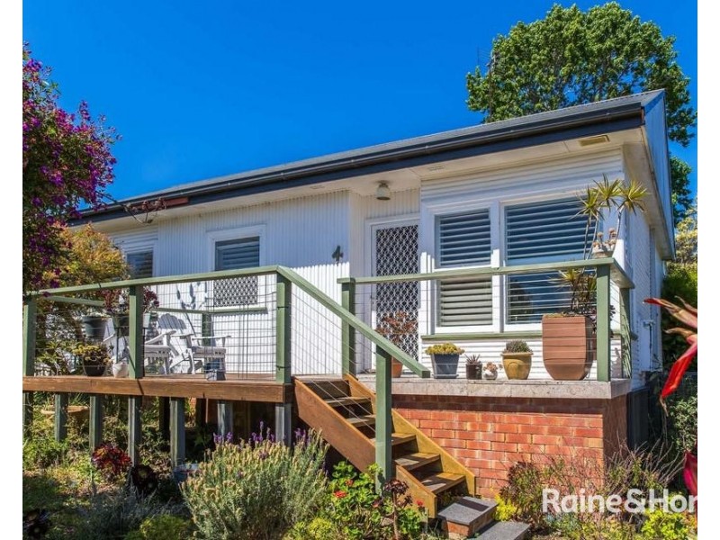 4 Albert Street, Tingira Heights NSW 2290