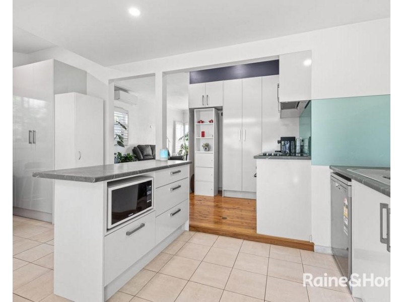4 Albert Street, Tingira Heights NSW 2290