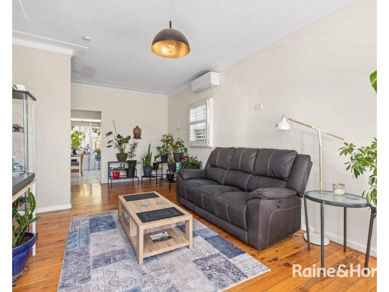 4 Albert Street, Tingira Heights NSW 2290