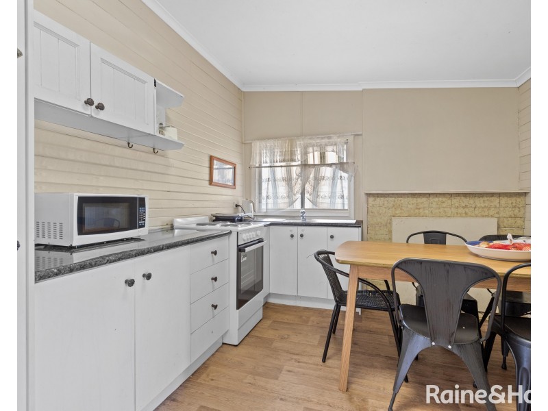30 Main Road, Heddon Greta NSW 2321