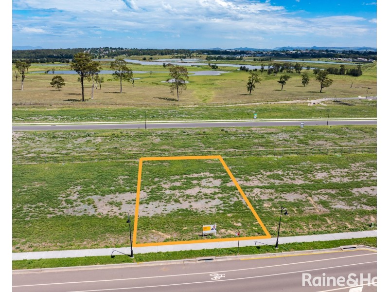 243 Settlers Boulevard, Chisholm NSW 2322