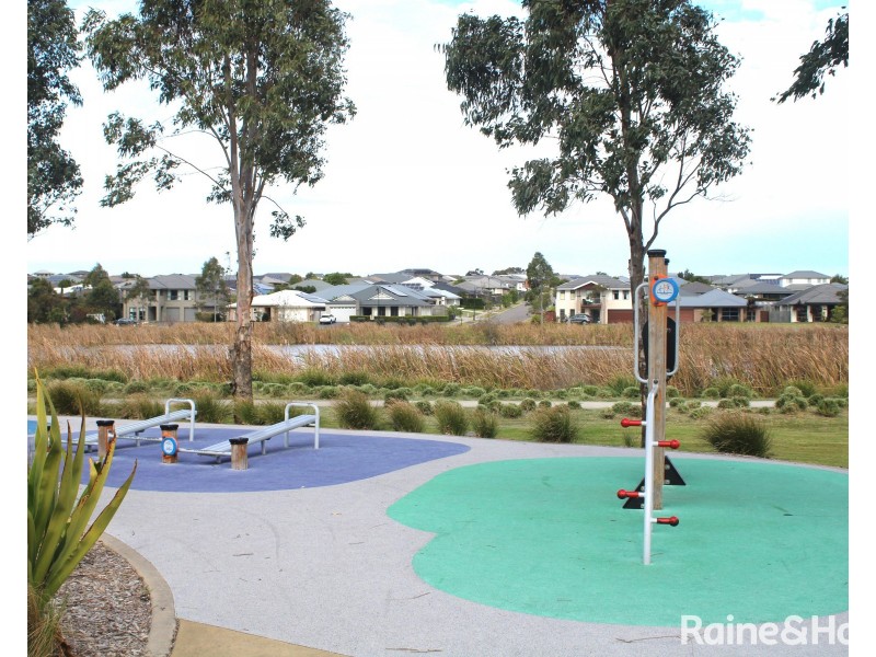 243 Settlers Boulevard, Chisholm NSW 2322