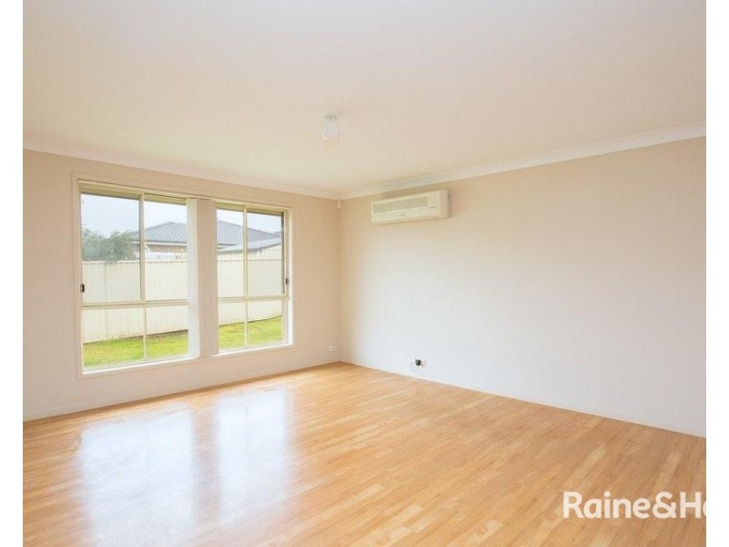 32 Carnarvon Circuit, East Maitland NSW 2323