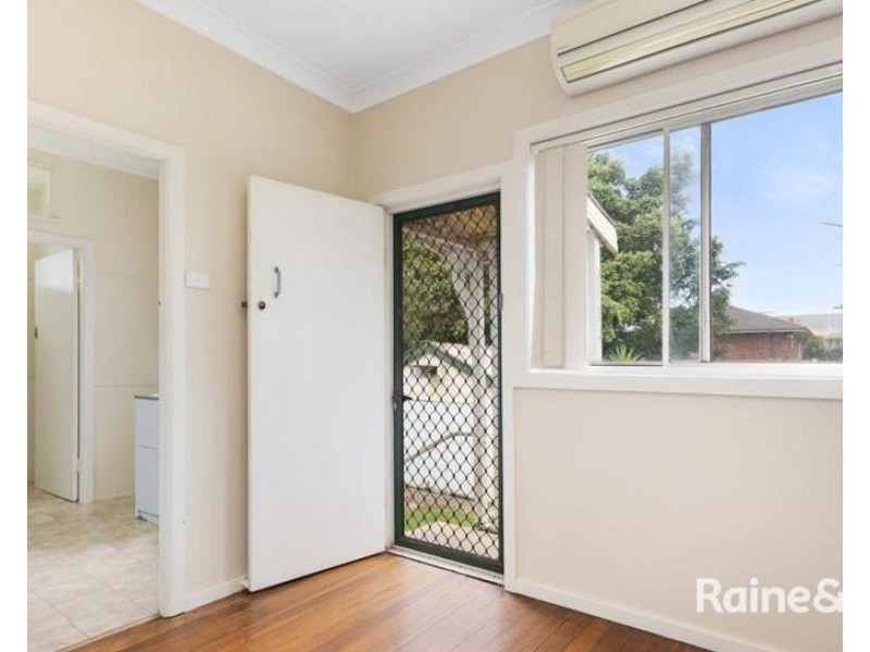 27 Johnson Street, Maitland NSW 2320