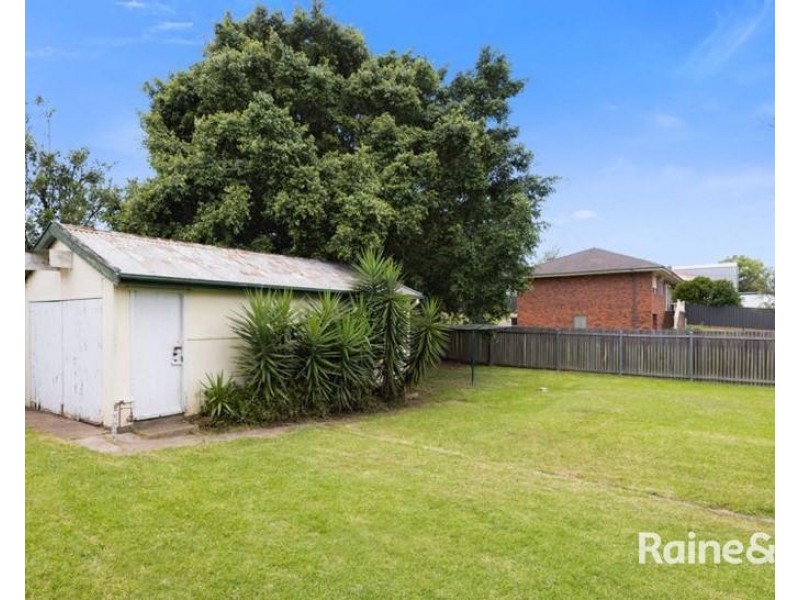 27 Johnson Street, Maitland NSW 2320