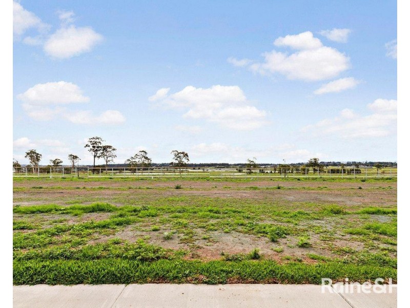 6212/247 Settlers Boulevard, Chisholm NSW 2322