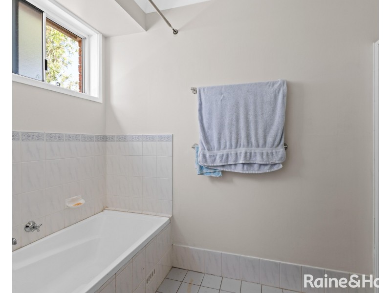 8 Yanco Street, Tingira Heights NSW 2290