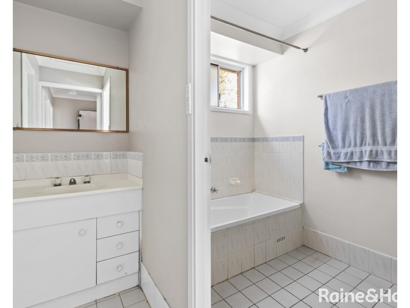 8 Yanco Street, Tingira Heights NSW 2290