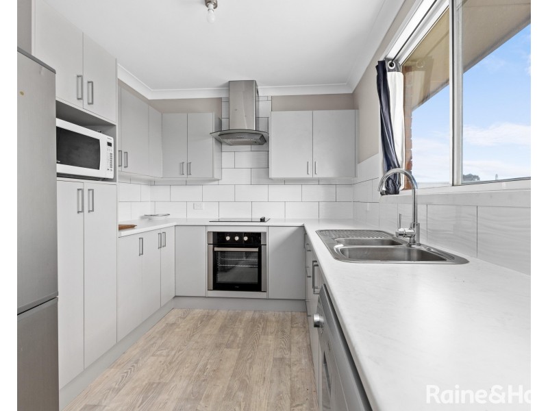 8 Yanco Street, Tingira Heights NSW 2290