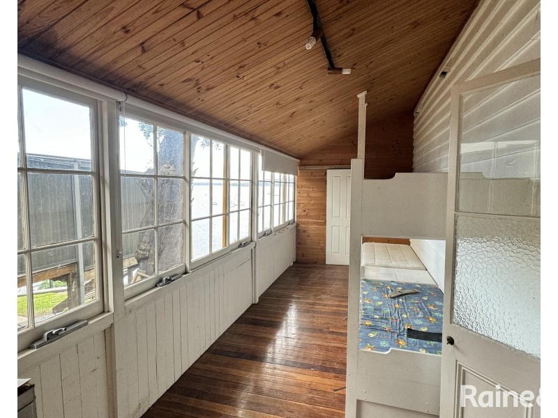123 Marks Point Road, Marks Point NSW 2280