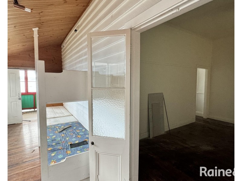 123 Marks Point Road, Marks Point NSW 2280