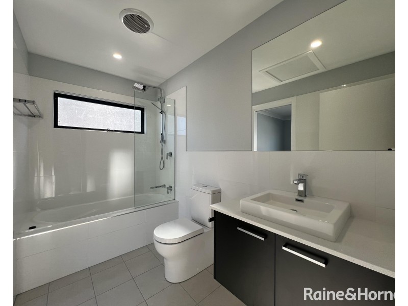 128 Portland Drive, Cameron Park NSW 2285