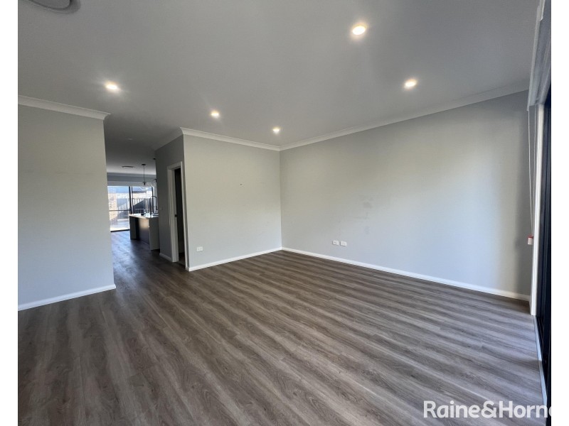 128 Portland Drive, Cameron Park NSW 2285