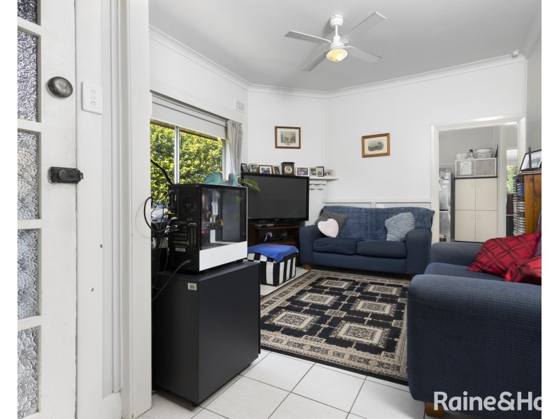 38 George Street, Belmont NSW 2280