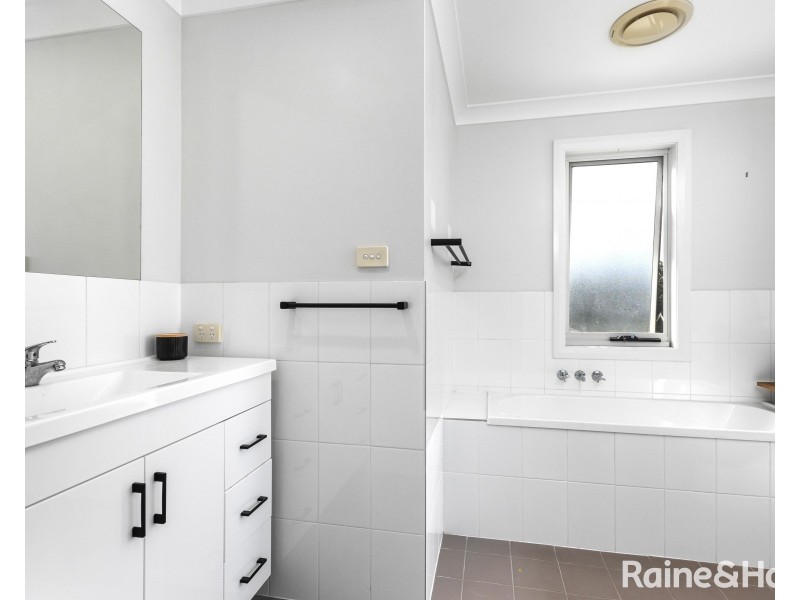 16/247 Warners Bay Road, Mount Hutton NSW 2290