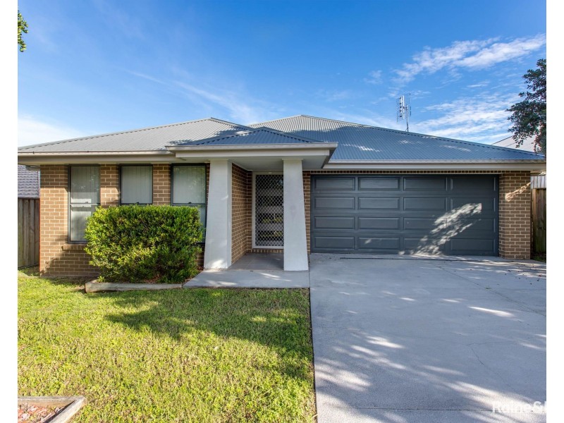 8 Oystercatcher Street, Aberglasslyn NSW 2320