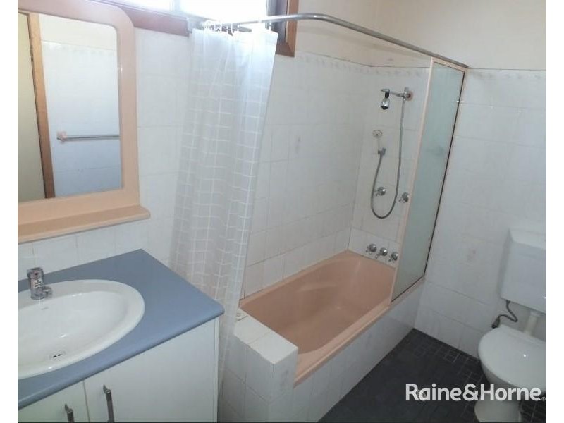 17 Wood Street, Adamstown NSW 2289