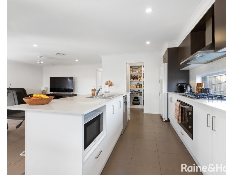 9 Darkmouth Street, Chisholm NSW 2322