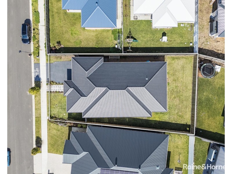 10 Silvarum Street, Chisholm NSW 2322