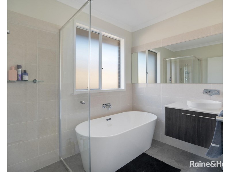 10 Silvarum Street, Chisholm NSW 2322