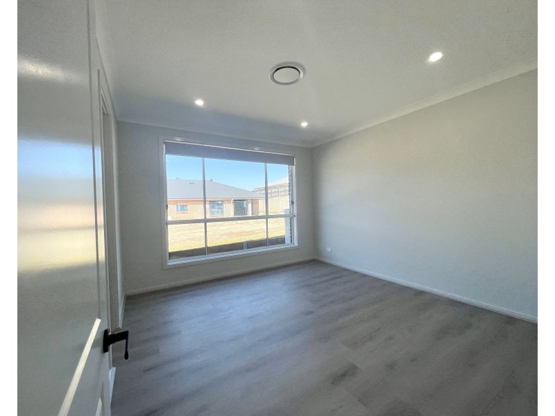 28 Ellipse Circuit, Chisholm NSW 2322