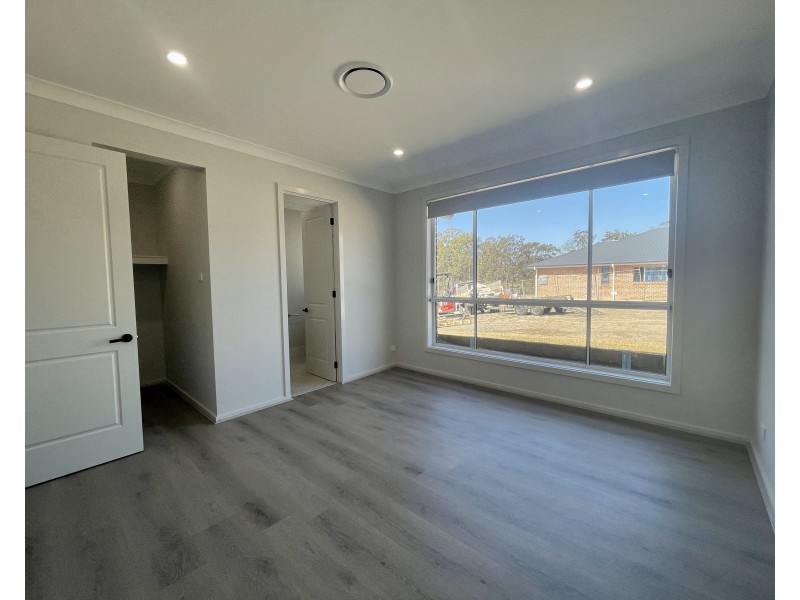 28 Ellipse Circuit, Chisholm NSW 2322