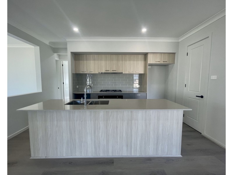 28 Ellipse Circuit, Chisholm NSW 2322