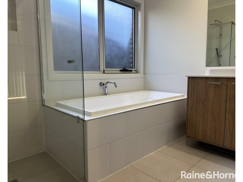 27 Solomon Street, North Rothbury NSW 2335