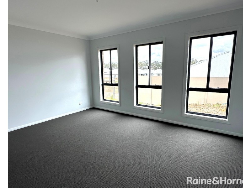 70 Rigby Drive, North Rothbury NSW 2335