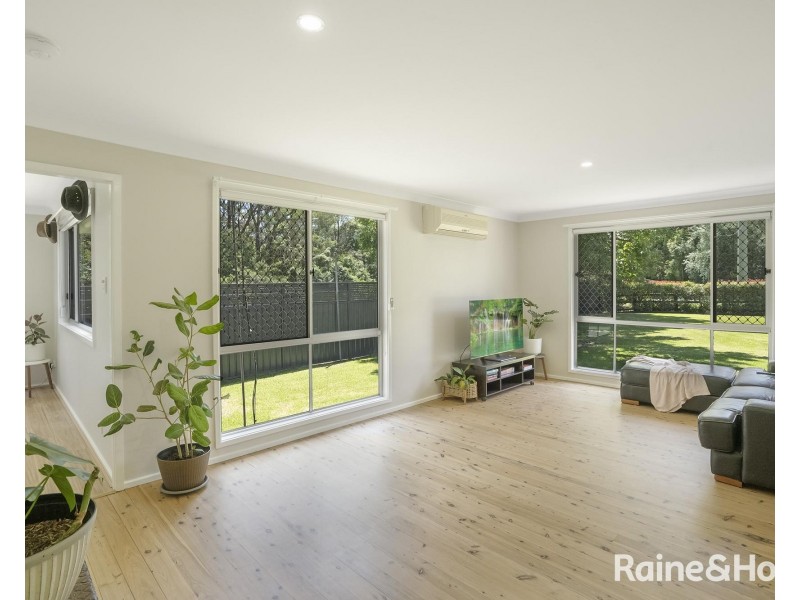 51 Burton Road, Eleebana NSW 2282