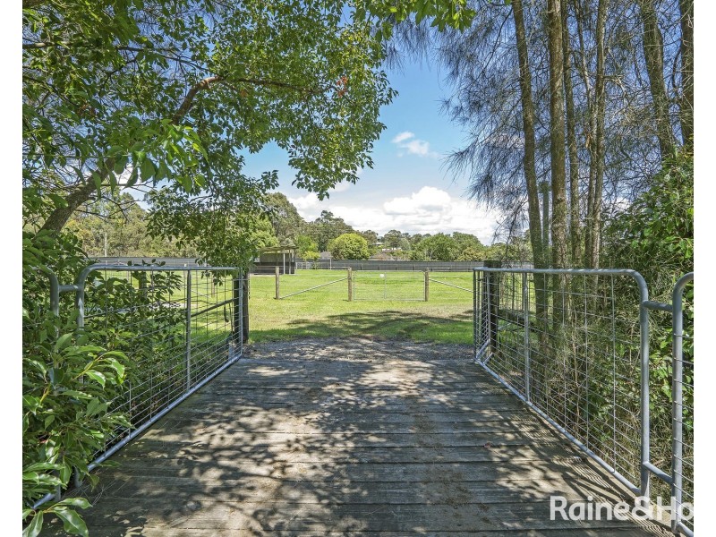 51 Burton Road, Eleebana NSW 2282
