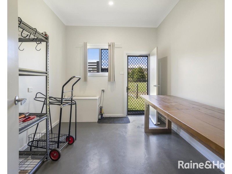 51 Burton Road, Eleebana NSW 2282