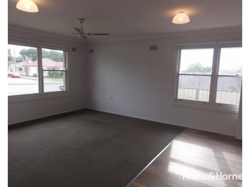 1/126 Turton Road, Waratah NSW 2298