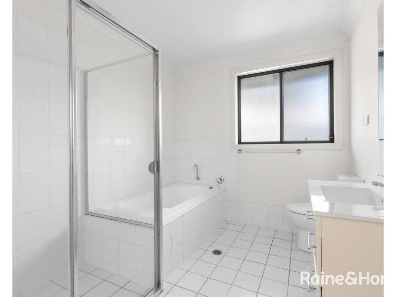 43 Billabong Drive, Cameron Park NSW 2285