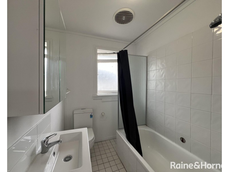 72 Lawson Avenue, Woodberry NSW 2322