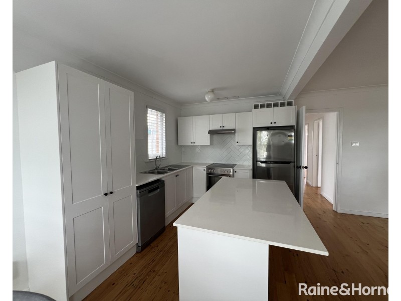 72 Lawson Avenue, Woodberry NSW 2322