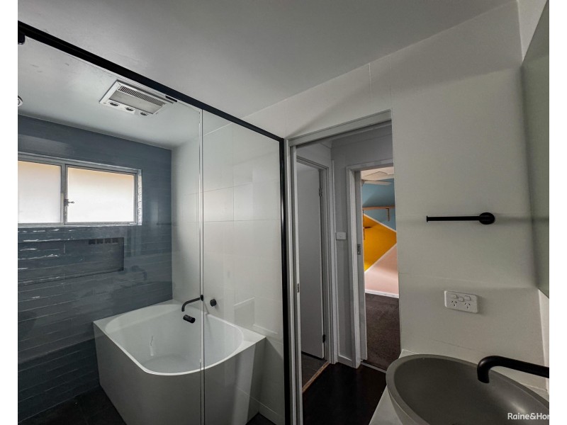 4 Tona Close, Edgeworth NSW 2285