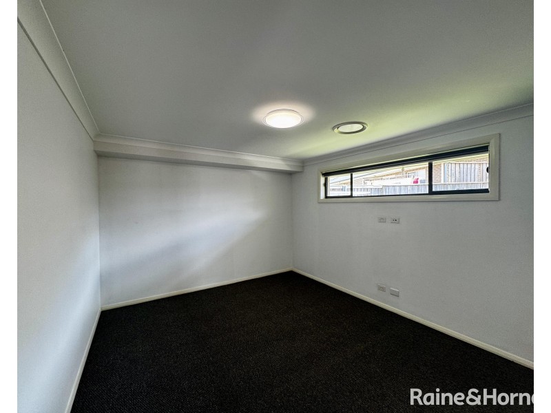 1 Sandpiper Circuit, Aberglasslyn NSW 2320